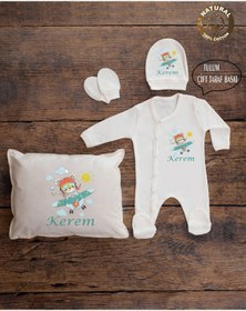 Resim yzc home size dair... E59 Ty Ekru Renk Isme Özel Isimli Baskılı Bebek Yastık Tulum Şapka Eldiven Set Hastane Çıkışı 
