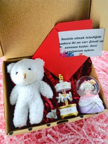 Resim Küçük Romantik Hediye Seti Aşk Kutusu Kurdaleli Puantiyeli Kutu İçerisi Hediye Seti 