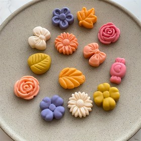 Resim 18 adet Silikon Mum Kalıpları - Canlı Renkli DIY Mum Yapım Araçları, Cadılar Bayramı, Noel, Şükran Günü Süslemeleri, Takı Yapımı ve Ev Dekoru, Şenlikli El Sanatları Malzemeleri, İnci Desenler, Dayanıklı El Sanatları Malzemeleri 