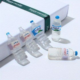 Resim 5'li Mini Sevimli Su Şişesi Seti, Reçine Malzeme Zarif ve Kompakt Simülasyon, 1:12 Ölçek Bebek Evi Dekorasyonu için Uygun, Cadılar Bayramı, Noel, Paskalya, Festival Hediyeleri, Yaratıcı Ödül Sergisi - Mikro Peyzaj Aksesuarları için Çok uygun 