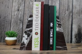 Resim Üçgen Mermer Kitap Tutucu – Şıklığı ve Düzeni Buluşturan Tasarım - Rosso Levanto 