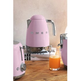 Resim SMEG Pembe Isı Ayarlı Kettle 1 lt Paslanmaz Çelik Malzeme ile Otomatik Kapanma Özelliği 