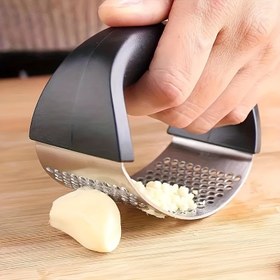Resim Paslanmaz Çelik Manuel Sarımsak Presi Ergonomik Siyah Saplı - Elektriksiz Çok Fonksiyonlu Mutfak Aracı, Dayanıklı ve Kolay Temizlenebilir, Sarımsak Ezici 