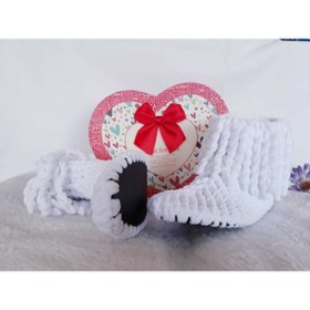 Resim Universal El Örgüsü El Emeği Göz Nuru Keçe Tabanlı Beyaz Ev Pandufu 