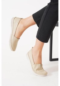 Resim Ayakdaş Hakiki Deri Ortopedik Üstü Saraç Lastik Detaylı Kadın Babet Ayakkabı Bej 