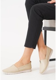 Resim Ayakdaş Hakiki Deri Ortopedik Üstü Saraç Lastik Detaylı Kadın Babet Ayakkabı Bej 