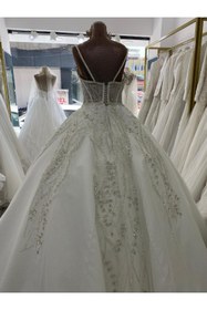 Resim Sibelse Gelinlik Kristal Taş İşlemeli El İşçiliği Prenses Model Gelinlik 