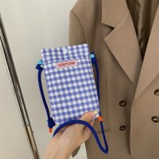 Resim Kadınlar İçin Mini Çapraz Çanta - Mavi & Beyaz Ekose Desen, Ayarlanabilir Askılı ve Tokalı Kapatmalı, Günlük Kullanım için Pratik Omuz Çantası, Alışveriş ve Seyahat için Güvenli Fermuarlı Modern El Çantası 
