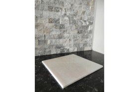 Resim Feyza Design Doğal Mermer Kare Kesme ve Sunum Tablası 30×30 cm 
