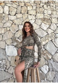 Resim Fashion Cocktail Antik Desenli Yan Büzgülü Yırtmaçlı Esnek Tül Kumaş Etek Uzun Kol Crop Takım Koyu Yeşil 