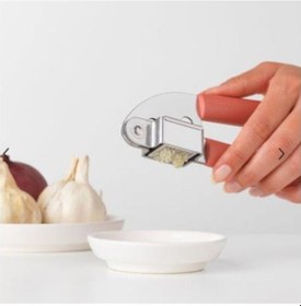 Resim Brabantia Tasty Pembe Sarımsak Ezici 