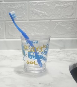 Resim 2 Adet Diş Fırçalık Ve Macun Kabı Deniz Desen Akrilik 8x8x9cm Banyo Seti Çok Renkli 