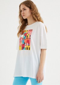 Resim WESTMARK LONDON Kadın Beyaz Oversize Fit Bisiklet Yaka Baskılı T-shirt Cıty 