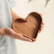 Resim Şekerler, Kurutulmuş Meyveler ve Fındıklar İçin Yığınlanabilir Yaratıcı Ceviz Renkli Katı Ahşap Kalp Şekilli Tepsi; Restoranlar, Oturma Odaları, Yatak Odaları, Toplantılar ve Partiler İçin Uygun Bir Dekoratif Hediye. 