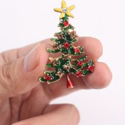 Resim Parıldayan Taşlı Vintage Esintili Altın Noel Ağacı Broşu - Benzersiz Oyma Tasarım Moda Aksesuarı 