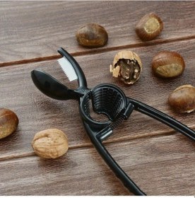 Resim 2'si 1 Arada Kestane Çizici Ve Ceviz Kıracağı Renkli 