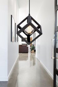 Resim Art&Gift Küp Şeklinde Siyah Metal Sarkıt Hol Avize Genç Odası Çocuk Odası Kare Mutfak Aydınlatması 