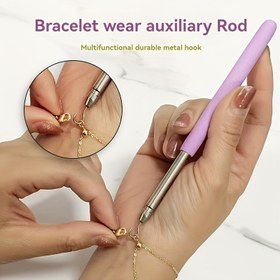 Resim 1 Adet Paslanmaz Çelik Bileklik & Kolye Kanca Aleti - Pil Gerektirmez, Ergonomik Mor Saplı Kolay Bilezik Bağlama Yardımı, Güvenli Takı Kullanım ve Dayanıklı Tasarım, Boncuk İpliği Yardımçısı, Şık Metalik Yüzey, Çok Amaçlı Kullanım 