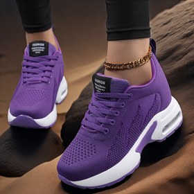 Resim Kadınların nefes alabilen şok emici koşu ayakkabıları - Yükseklik artıran düz rahat spor ayakkabılar, tüm mevsimler için rahatlık ve destek için beyaz düşük-top kumaş PU taban 