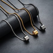 Resim Her gün giyilebilecek ve Noel hediyesi olarak da kullanılabilen, basit yuvarlak kolye ile Hip-Hop Rock siyah moda titanyum çelik takılar. 