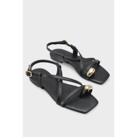 Resim Capone Outfitters Roxy Küt Burunlu Metal Parmak Arası Bantlı Düz Topuklu Kadın Sandalet 