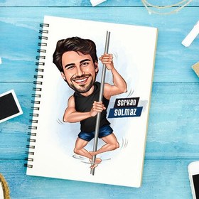 Resim Sırıkla Atlayan Erkek Karikatürlü Defter 