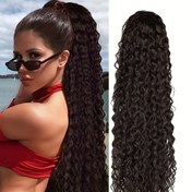 Resim Kadınlar için şık 24 inçlik su dalgası bağcıklı at kuyruğu uzatma, doğal siyah kıvırcık saçlarla dalgalanır. Uzun, hacimli at kuyruğu bağcıklı bu, randevular ve partiler için mükemmel bir seçimdir. 