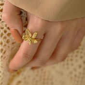 Resim 1 Şık ve Benzersiz Çiçek Desenli Kadın Yüzüğü - Vintage Minimalist Paslanmaz Çelik Açık Bant, Sevgililer Günü Hediyesi, Doğum Günleri & Günlük Kıyafetler İçin Mükemmel Aksesuar 