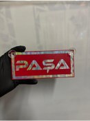 Resim Kırmızı Renk Üzeri Hologram Renk Paşa Yazılı Vantuzlu Cam Süsü 