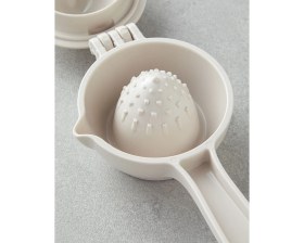 Resim Krem Renkli 21 cm Plastik Limon Sıkacağı, Pratik ve Şık Tasarım 