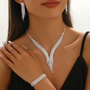 Resim Kadın Takı Seti: 1 Püskül Kolye + 1 Çift Küpe + 1 Bileklik, Üç Parça Set 