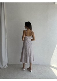 Resim Fiyonk Askılı Yırtmaç Detaylı Puantiyeli Midi Elbise Mavi / Pembe / Vizon / Somon Vizon 