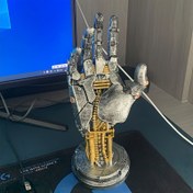Resim Cyberpunk Mekanik Sağ Kol Heykeli - Altın Vurgulu Reçine Anime Esintili Masaüstü Dekor, Çok Fonksiyonlu Takı ve Aksesuar Tutucu, Oyuncular için Hediye, Erkekler (Sevgililer Günü, Noel), Oyun Odası Dekoru | Metalik Bitiş | Eklemlenmiş Parmaklar 