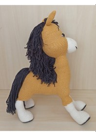 Resim Amigurumi Doru At Yükseklik 44 Cm Uzunluk 30 Cm. El Örgüsü 