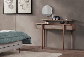 Resim Retro Makyaj Masası 