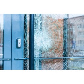 Resim Newvario Güvenlik Cam Filmi Şeffaf 4 Mil 60 cm x 5 Metre 