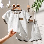 Resim 1 set(2 parça)-Çocuk Erkek Beyaz Renkli Kısa Kollu T-Shirt ve Şort Takımı, Günlük ve Rahat Giyim İçin Mükemmel, Dış Mekanlar İçin İdeal 