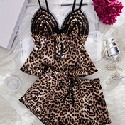 Resim 2 Parça Leopar Desenli Kadın Pijama Takımı, Marul Kenarlı V Yaka Askılı Üst ve Fiyonklu Şort, İlkbahar/Yaz/Sonbahar/Kış İçin Uygun, Ev Giyimi ve Dış Mekan Kullanımına Uygun 