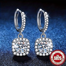 Resim 1 Çift S925 Saf Gümüş Moda Retro Zarif Trend Işık Lüks Zarif Tatlı Parlayan Mükemmel Set Sentetik Zirkonya Yıldızlı Gökyüzü Küçük Kare Şeker Kare Geometrik Yüksek Kaliteli Yaratıcı Tasarım Küçük Kalabalık Kişilik Çarpması Canlılık Romantik Aşk Basit Lüks Çift Mini Sevimli Günlük Parti Düğün Hediyesi Tüm Eşleşen Alerjik Kulak Delme Kulak Tokası Kulak Aksesuarları 