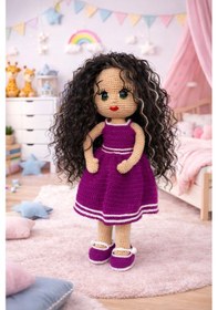 Resim Amigurumi Kız Bebek El Örgüsü, Sentetik Uzun Kıvırcık Saçlı Oyuncak Bebek Bordo 