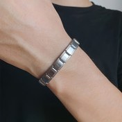 Resim Bir Elastik Bilezik, Para Değeri Yüksek, Klasik Minimalist Nötr Şık Paslanmaz Çelik Moda Temel Bilezik Günlük Giyim İçin Uygun 