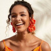Resim Boho-Şık El Yapımı Yaz Çiçek Küpeleri - Canlı Polyester Çiçek Tasarımı, Kadın Modası için Alaşım Çiviler 