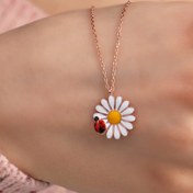 Resim Gümüş Vadisi Kadın Zirkon Taşlı Papatya Uğur Böceği Simgeli Rose Kaplama 925 Ayar Gümüş Kolye 