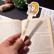 Resim Sarı Saçlı Kız İsimli Ahşap Kitap Okuma Ayracı 