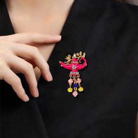 Resim Vintage Aladdin lambası broşu, parıldayan taşlarla ve renkli yapay kristallerle süslenmiş, benzersiz ve yaratıcı, şık lüks takı, çok fonksiyonlu giyim aksesuarları 