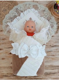 Resim Yenidoğan Wool Yün Kumaş Taç Nakışlı Güpür Duvaklı Fiyonk Prizma Taş Unisex Kundak Bebek Battaniyesi Kahverengi 