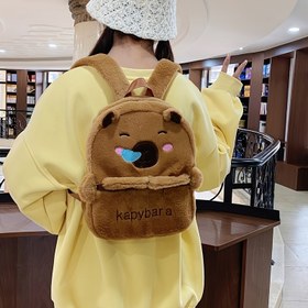 Resim En son Kapibala peluş kapibara şeklinde sırt çantası, dev kapasiteli, sevimli ve çok yönlü büyük kapasiteli çanta 