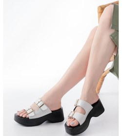 Resim 24414-574 Beyaz Rugan Günlük Tokalı Dolgu Topuk Kadın Terlik Beyaz 