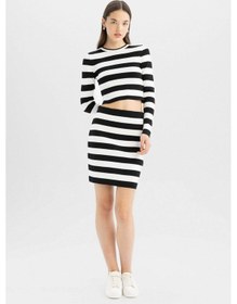 Resim Defacto Coool Slim Fit Dar Kesim Esnek Belli Çizgili Mini Triko Etek C7128AX24WNBK27 Siyah 