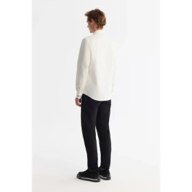 Resim AVVA Erkek Beyaz Düğmeli Yaka Pamuklu Soft Touch Regular Fit Gömlek B002036 